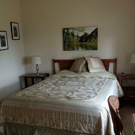 โยเซมิตี ไนต์ บีแอนด์บี Bed & Breakfast มารีโปซา ภายนอก รูปภาพ